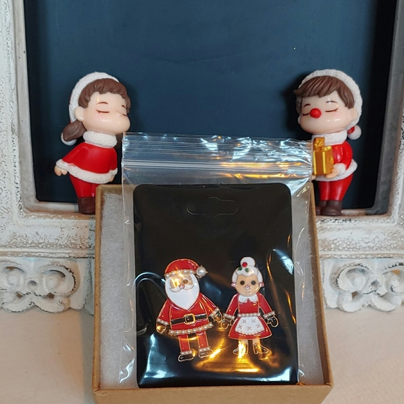 Mr. and Mrs. Santa Stud Earrings - Picture 6 of 6